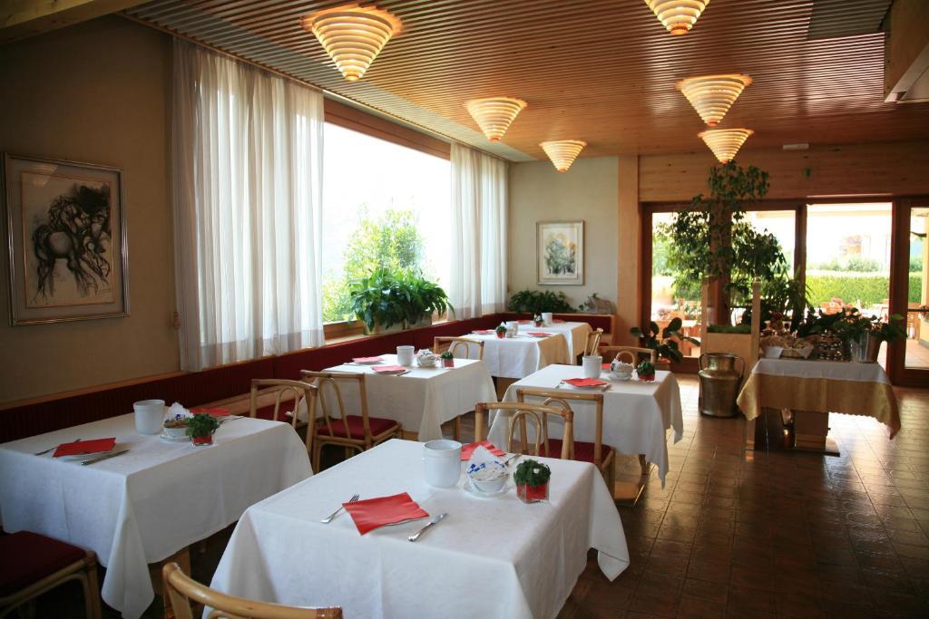 Albergo Benito ปอนเต เนลลัลปี ภายนอก รูปภาพ