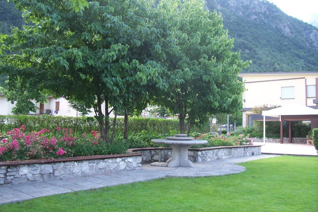 Albergo Benito ปอนเต เนลลัลปี ภายนอก รูปภาพ