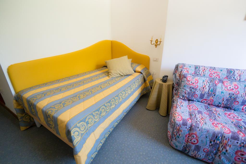 Albergo Benito ปอนเต เนลลัลปี ภายนอก รูปภาพ