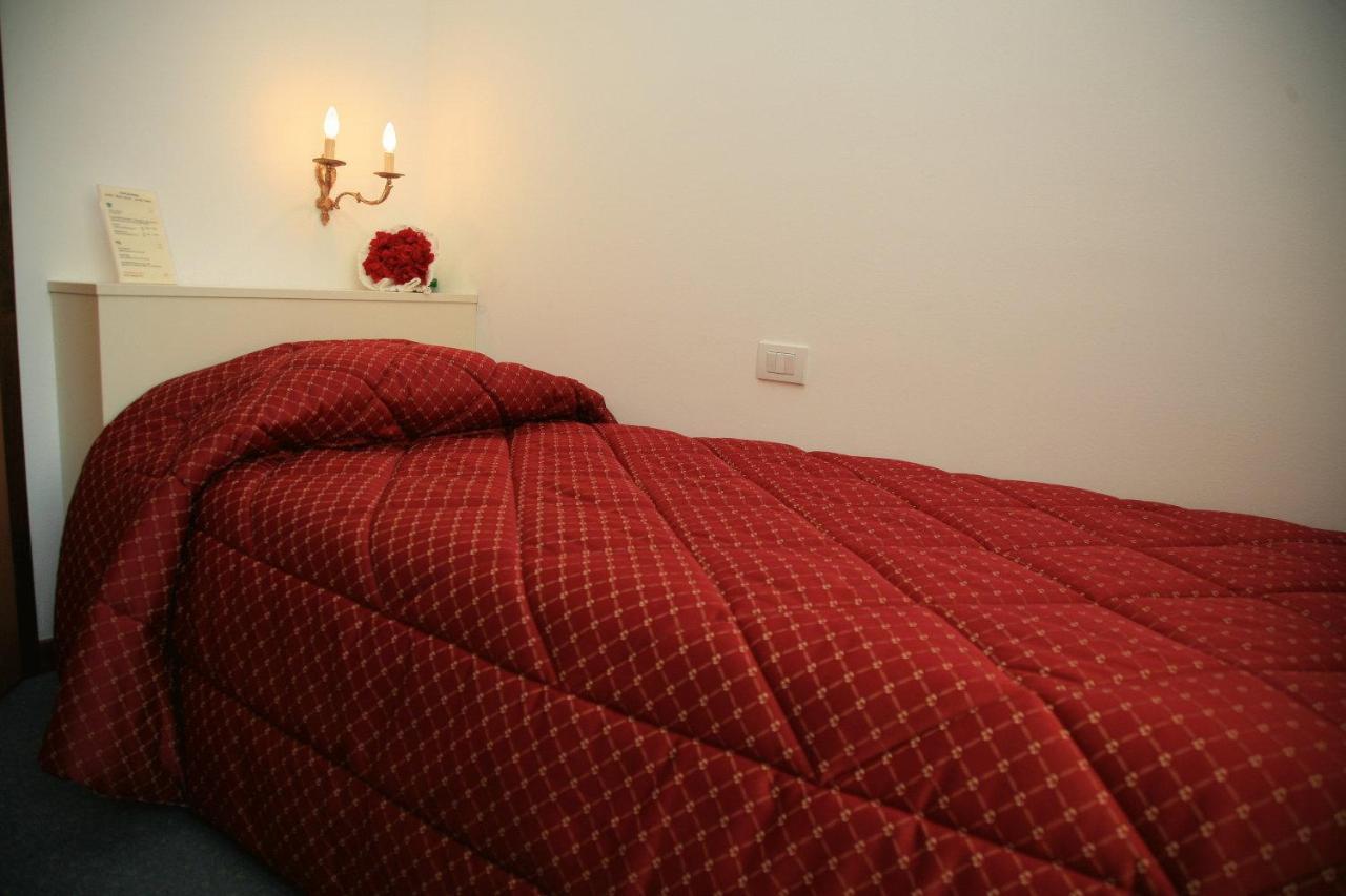 Albergo Benito ปอนเต เนลลัลปี ห้อง รูปภาพ